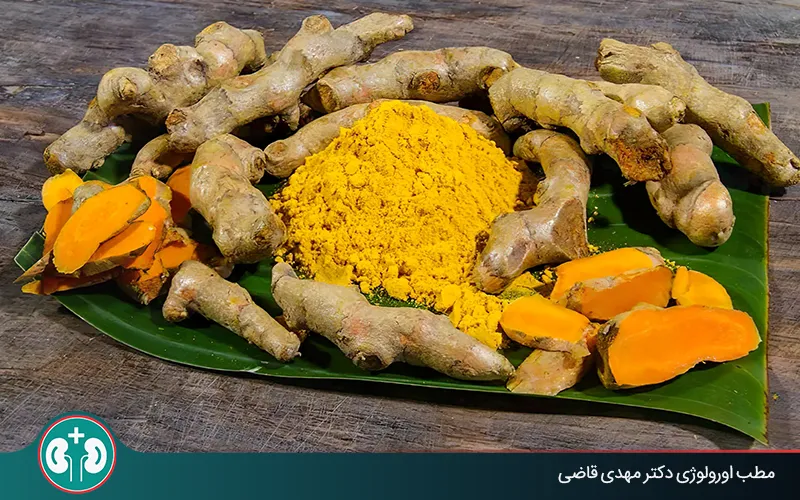 همه چیز درباره درمان خانگی زگیل تناسلی با زردچوبه؛ عوارض و محدودیت‌ها
